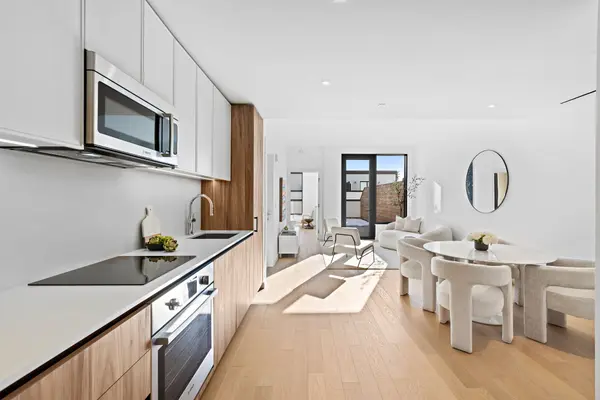 237 Brunswick St #4F, Jersey City, NJ 07302-1519