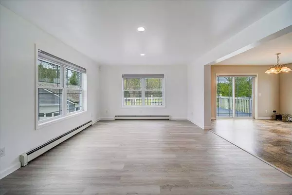 2017 Mt Hope RD, Middletown, NY 10940