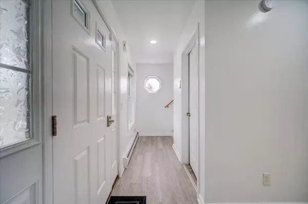 2017 Mt Hope RD, Middletown, NY 10940