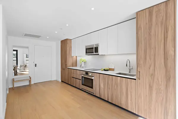 237 Brunswick St #4F, Jersey City, NJ 07302-1519