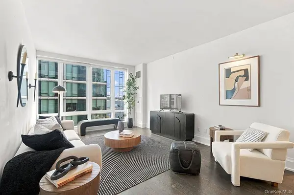 50 Riverside BLVD #15M