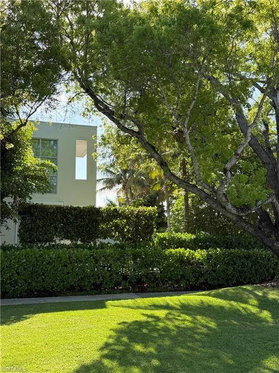 335 Banyan BLVD #4, Naples, FL 34102
