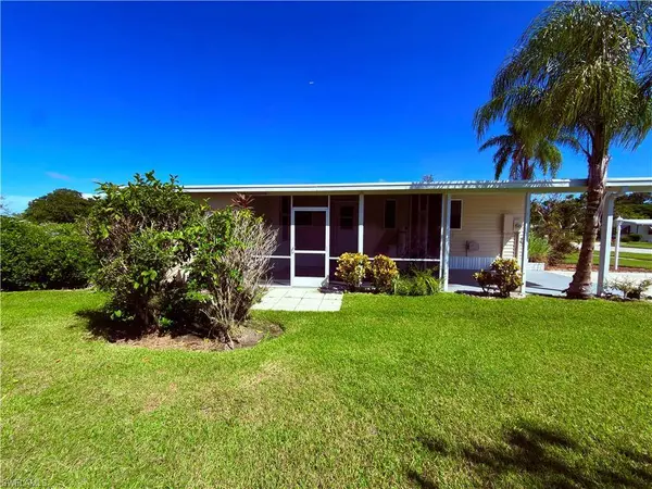 115 Calais CT, Naples, FL 34112