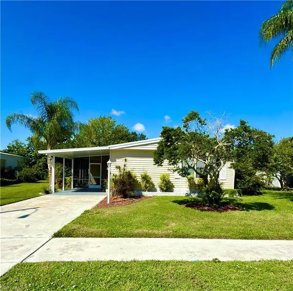 115 Calais CT, Naples, FL 34112