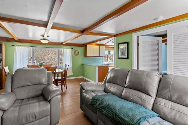 42 Woodland AVE, Smithfield, RI 02917