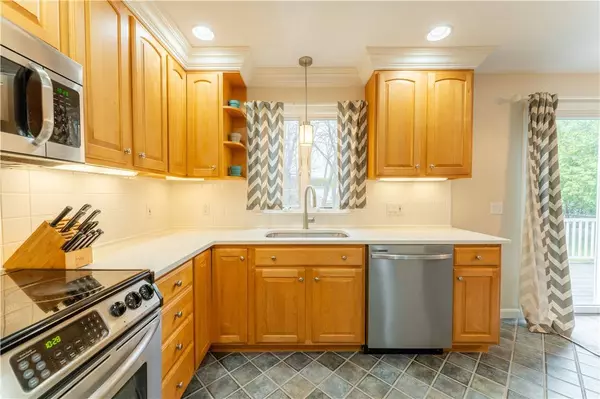 339 Beachwood DR, Warwick, RI 02818