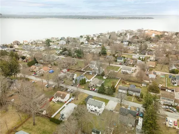 339 Beachwood DR, Warwick, RI 02818