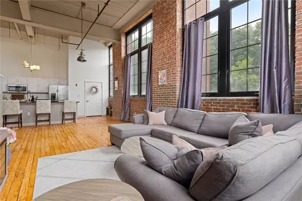 685 Social ST #114, Woonsocket, RI 02895