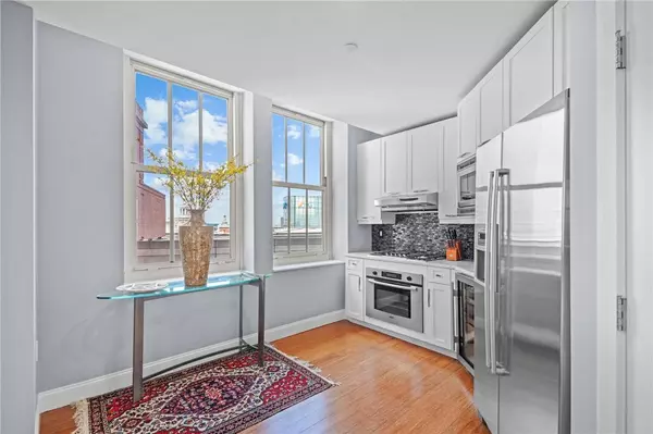 1 West Exchange ST #1602, Providence, RI 02903