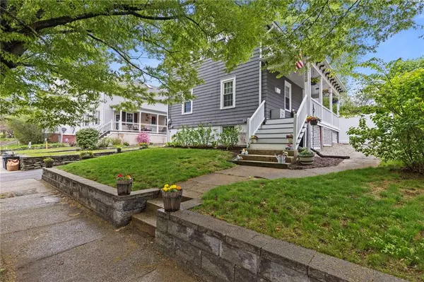 229 Roger Williams AVE, East Providence, RI 02916