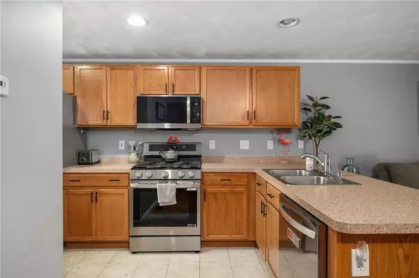 450 Providence ST #9, West Warwick, RI 02893