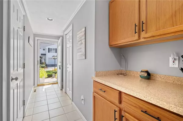 450 Providence ST #9, West Warwick, RI 02893