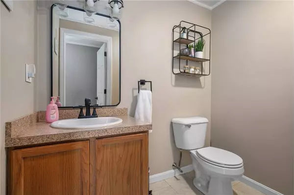 450 Providence ST #9, West Warwick, RI 02893