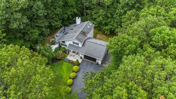 345 Hope Furnace Rd, Hope, RI 02831-1500