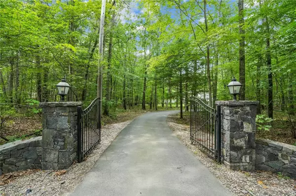 345 Hope Furnace RD, Scituate, RI 02831