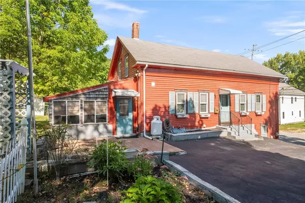 54 Grove ST, Burrillville, RI 02859