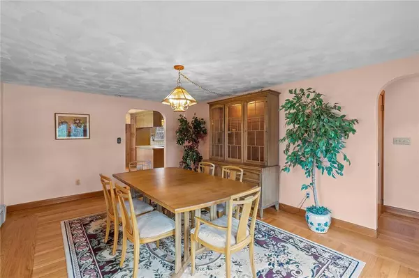 2 Varin DR, Smithfield, RI 02917