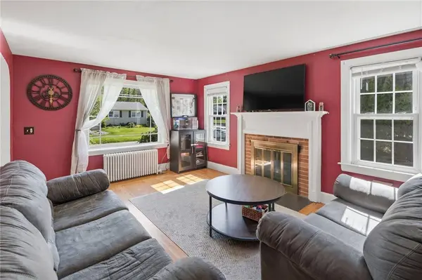 97 Delwood RD, Warwick, RI 02889