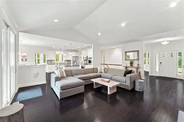 919 Ten Rod Rd RD, Exeter, RI 02822