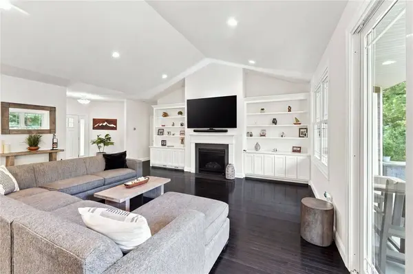919 Ten Rod Rd RD, Exeter, RI 02822