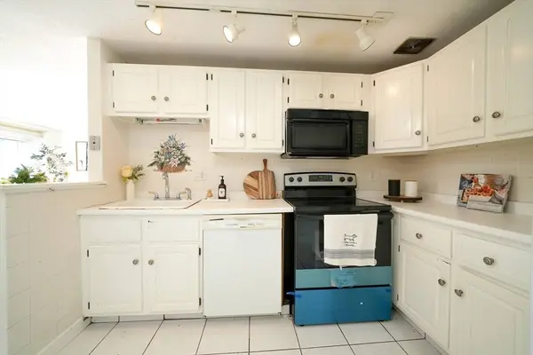 260 Tremont St #13, Melrose, MA 02176