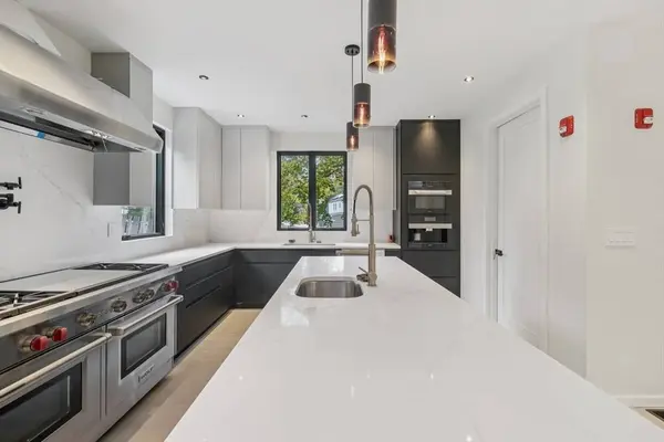 883 Greendale Ave, Needham, MA 02492