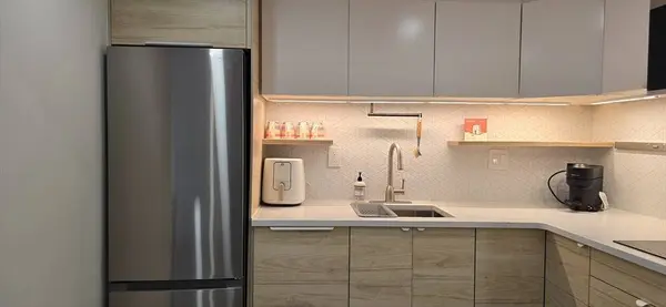 466 Commonweatlh #807, Boston, MA 02215