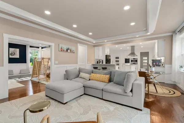 125 Union St, Natick, MA 01760