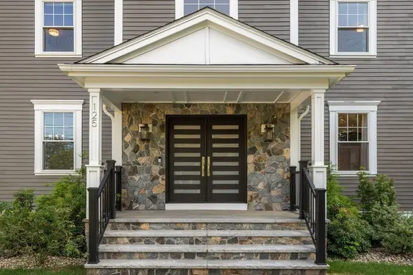 125 Union St, Natick, MA 01760