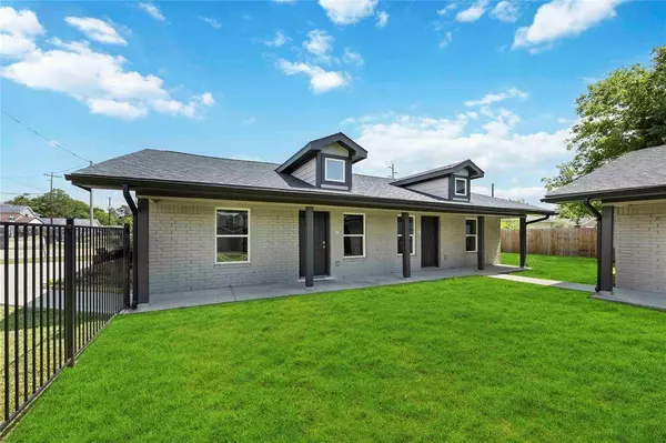 8215 Lawler ST, Houston, TX 77051