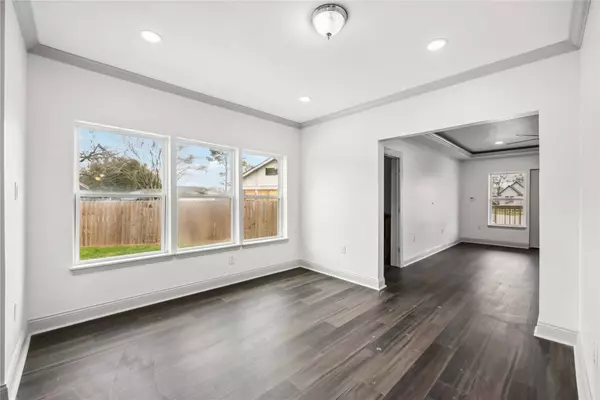 102 Glendale ST, Houston, TX 77012