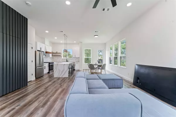 3605 Noble ST, Houston, TX 77026