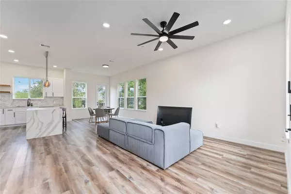 3605 Noble ST, Houston, TX 77026