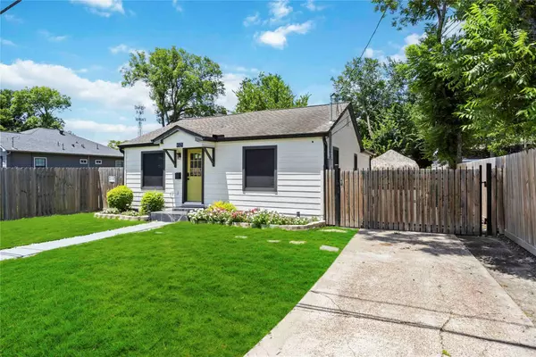 4525 Newberry ST, Houston, TX 77051