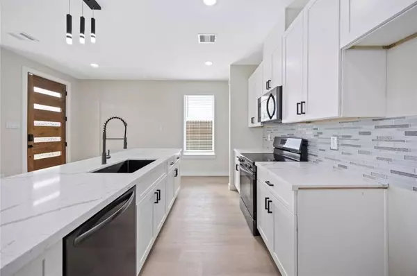 9212 Jutland RD #A, Houston, TX 77033