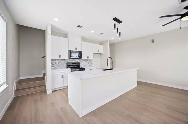 9212 Jutland RD #A, Houston, TX 77033