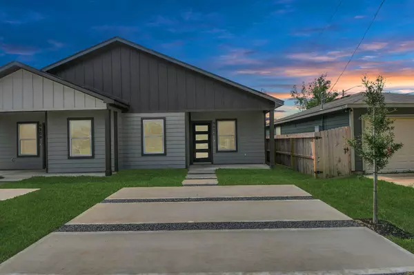 9806 Nedwald ST, Houston, TX 77029