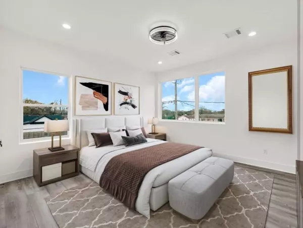 4404 Bond ST, Houston, TX 77026