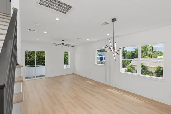 3348 Sauer ST, Houston, TX 77004