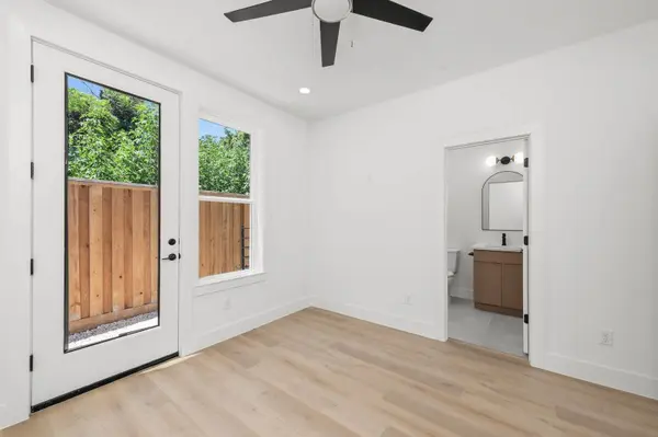 3348 Sauer ST, Houston, TX 77004