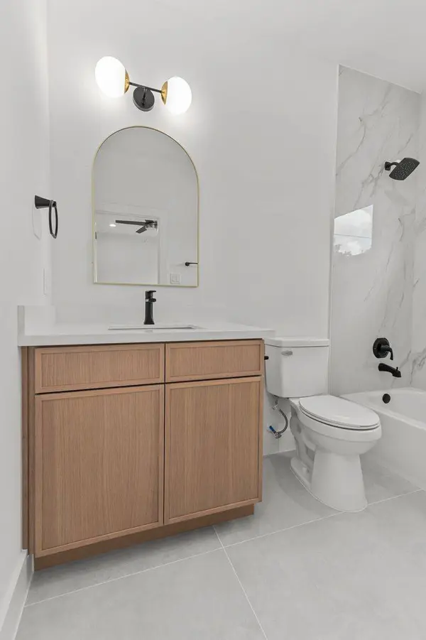 3348 Sauer ST, Houston, TX 77004