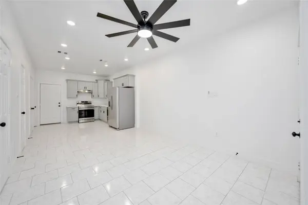 7706 Independence ST #B, Houston, TX 77051