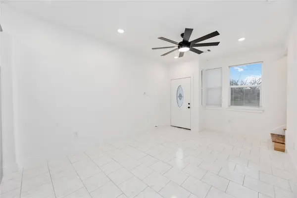 7706 Independence ST #B, Houston, TX 77051