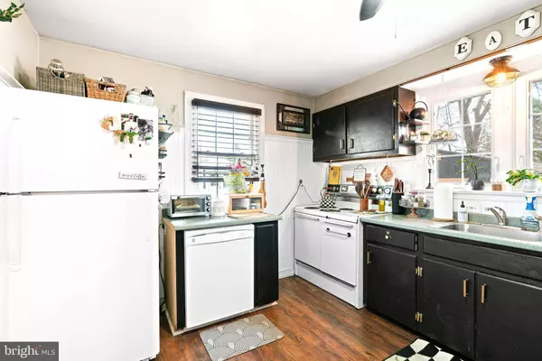 27 BRAISINGTON AVE, Bellmawr, NJ 08031