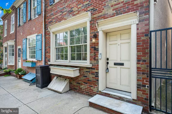 854 S FRONT ST, Philadelphia, PA 19147