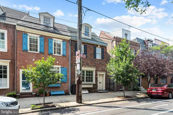 854 S FRONT ST, Philadelphia, PA 19147