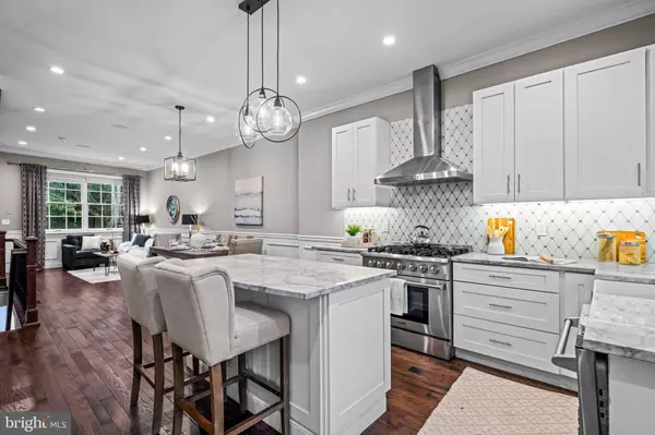 854 S FRONT ST, Philadelphia, PA 19147