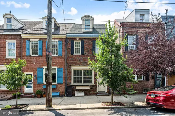 854 S FRONT ST, Philadelphia, PA 19147