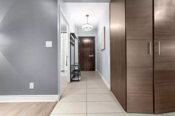 277 South Park RD #301, Markham, ON L3T 0B7