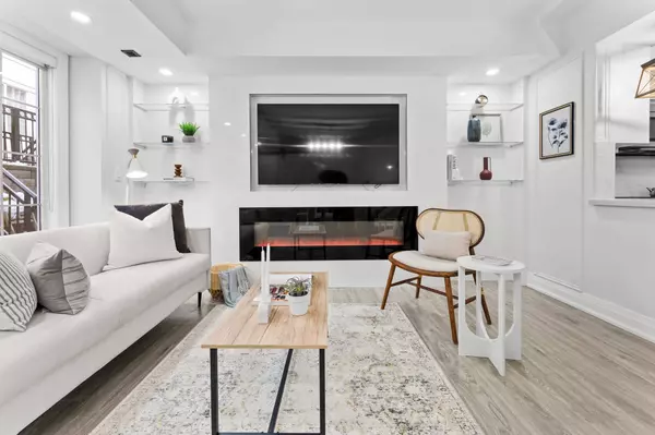 5 Everson DR #822, Toronto C14, ON M2N 7C3